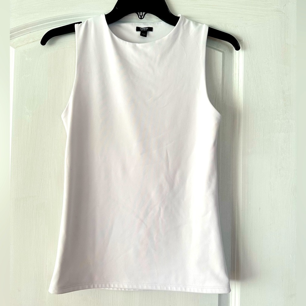 🤍 White Express Body Contour Sleeveless Compression Round Neck Tank Top Shirt🤍